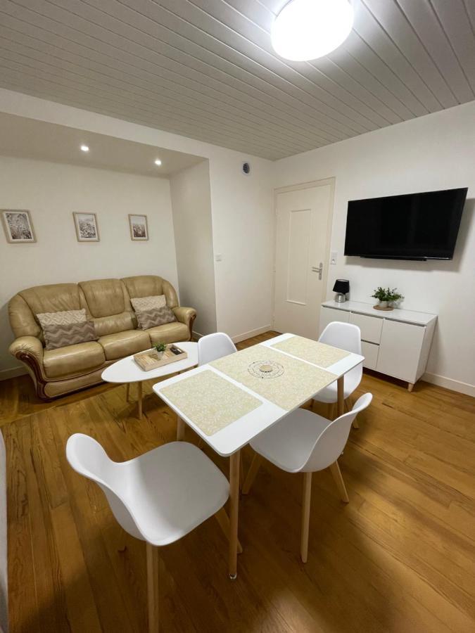 Charmant Logement Avec Garage A Льо Портел Екстериор снимка